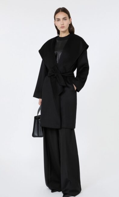 Cappotto corto a vestaglia in lana nera linea STUDIO di Max Mara Cappotto corto a vestaglia in lana nera linea STUDIO di Max Mara
