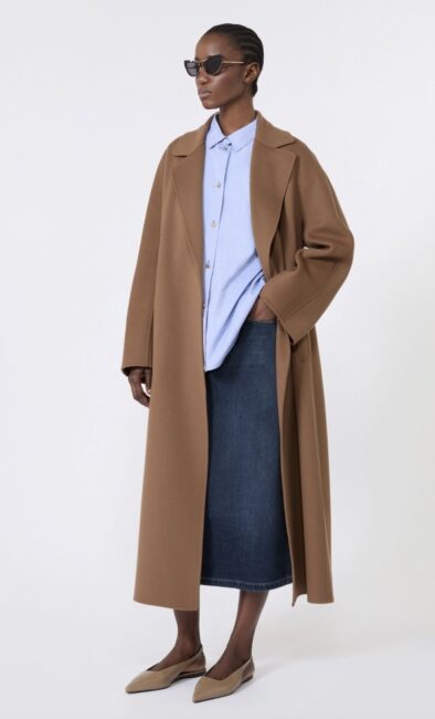 Cappotto lungo a vestaglia color nocciola inverno 2026 2027 Cappotto lungo a vestaglia color nocciola inverno 2026 2027