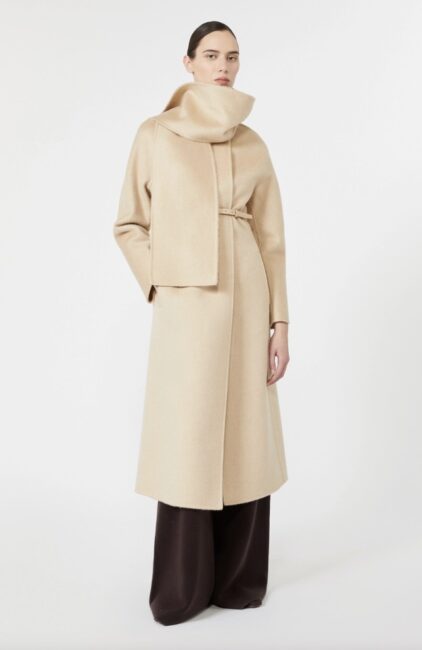 Nuovo cappotto in cammello e mohair Nuovo cappotto in cammello e mohair