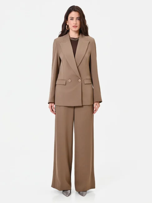 Tailleur con pantaloni ampi e giacca doppiopetto Rinascimento